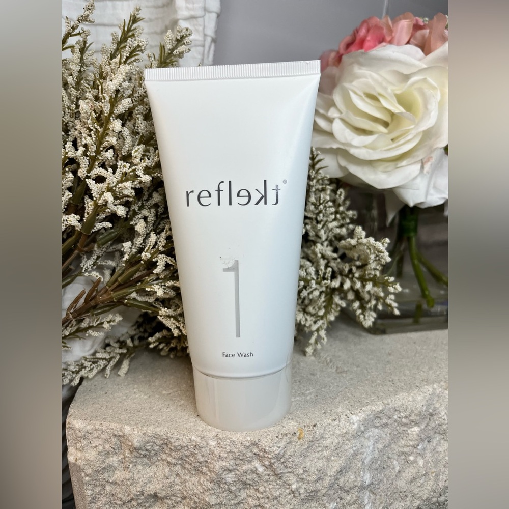 NEW - Reflekt 1 - Daily Exfoliating Face Wash
